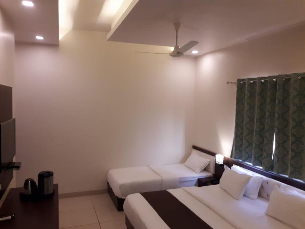 Hotel Paradise inn Udaipur Buitenkant foto