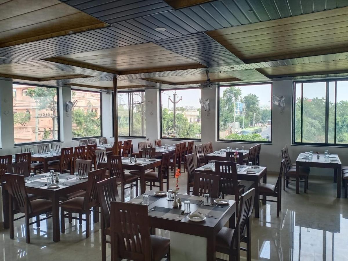 Hotel Paradise inn Udaipur Buitenkant foto